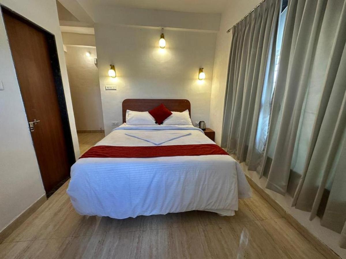 Hotel Sandesh Palace Lonavala Eksteriør billede