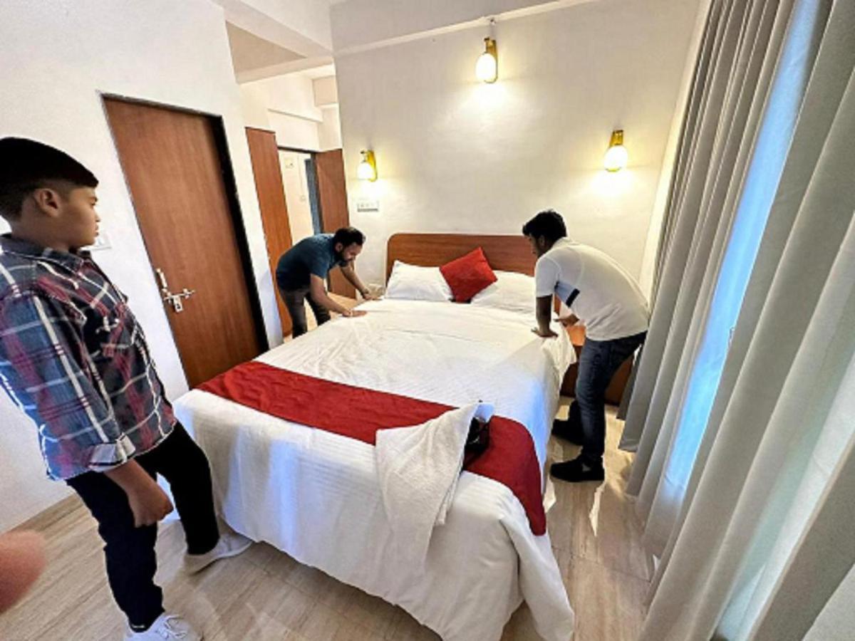 Hotel Sandesh Palace Lonavala Eksteriør billede