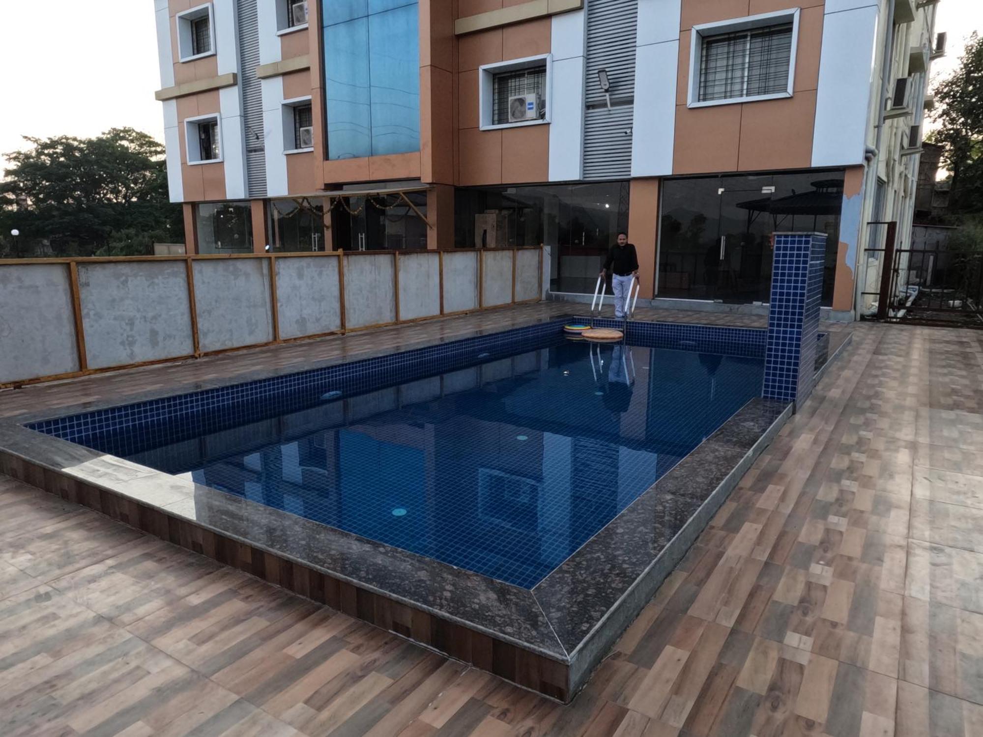 Hotel Sandesh Palace Lonavala Eksteriør billede