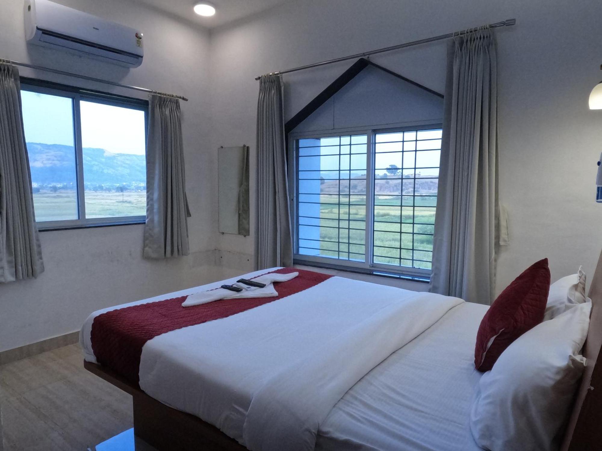Hotel Sandesh Palace Lonavala Eksteriør billede